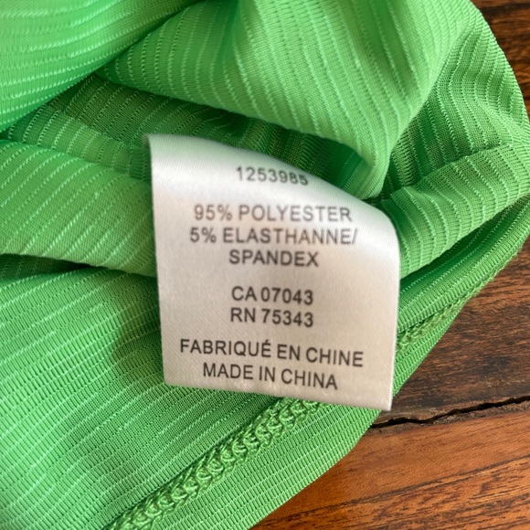 House of Harlow 1960 Vibrant Green Skirt Set - Picture 4 of 8